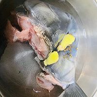 不熬汤也可以做的鱼头浓汤的做法图解2