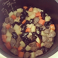 土豆牛肉丸焖饭的做法图解8