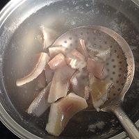 红豆薏米猪皮汤-月子营养美容汤的做法图解2
