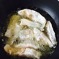 一鱼两吃：糖醋鲈鱼vs清蒸鲈鱼头的做法图解3