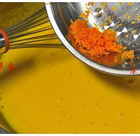 云朵一样柔软的蛋糕【香橙乳酪烫面戚风】#松下烘焙魔法学院#的做法图解4