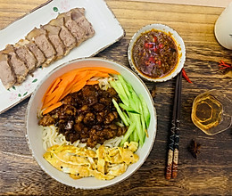快手主食：香菇肉丁炸酱面的做法