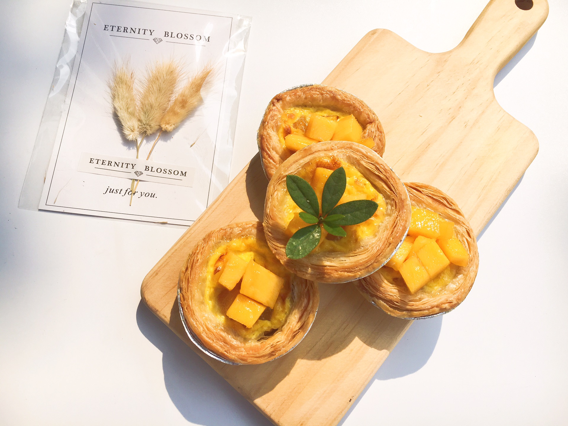 Mango egg tart