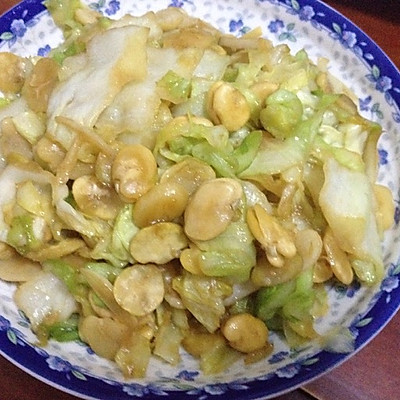 包菜炒蚕豆（圆白菜）