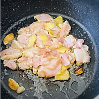 煎香菇黑胡椒鸡肉的做法图解4