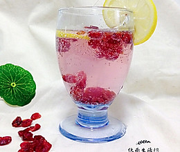 蔓越莓气泡酒#莓汁莓味#的做法