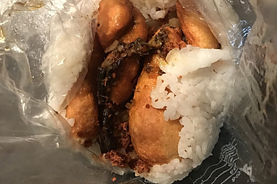 好吃的油条瓷饭团~(自制油条噢)