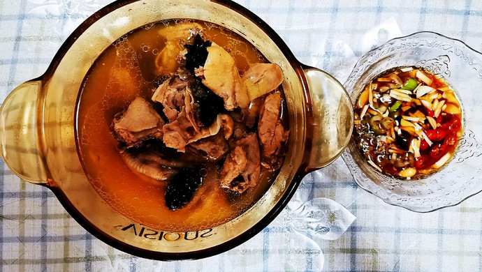 鲜嫩～～香菇鸡汤