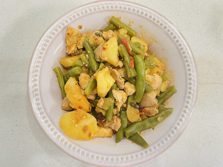 土豆四季豆烧鸡腿的做法