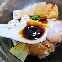 营养美味：虫草花鸽子汤+酱油鸡腿+蒸西兰花的做法图解5