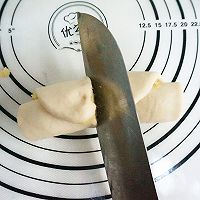 #跨界烤箱 探索味来# 椰蓉花朵面包的做法图解8