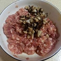 烤箱菜-鲜嫩多汁，芝士焗香菇肉饼的做法图解4