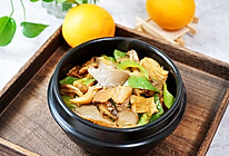 增加肠胃动力的平菇腐竹炒肉片的做法