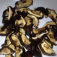 家常菜之香菇炒油菜的做法图解2