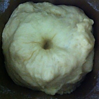 薯泥培根腊肠芹菜面包的做法图解2