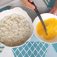 粒粒分明的黄金蛋炒饭的做法图解2
