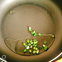 葱香蛋炒饭的做法图解1