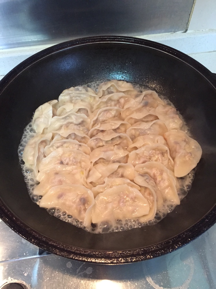 猪肉冬菇白菜煎饺的做法图解6