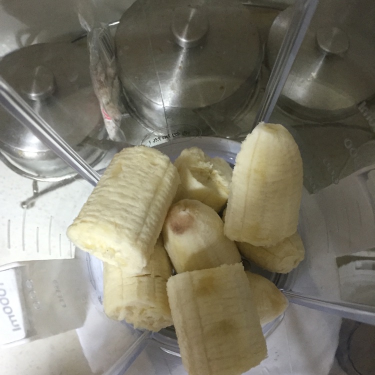 香蕉松饼的做法图解2