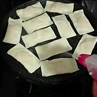 猪肉莲藕锅贴的做法图解8