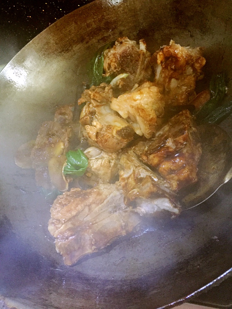 茶树菇炖排骨的做法图解5