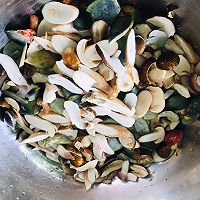 云南炒野生菌的做法图解2