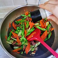 #LG御见美好食光#芹菜炒腊肉的做法图解11