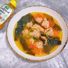 #黄河路美食#茄汁虾滑汤