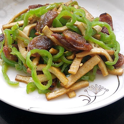 青椒香干炒腊肠