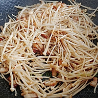 葱椒卤肉金针菇的做法图解3