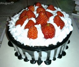 浓情巧克力草莓蛋糕的做法