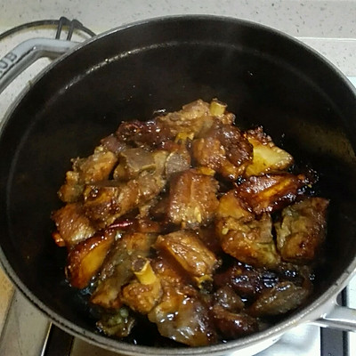 铸铁锅版酱炖排骨