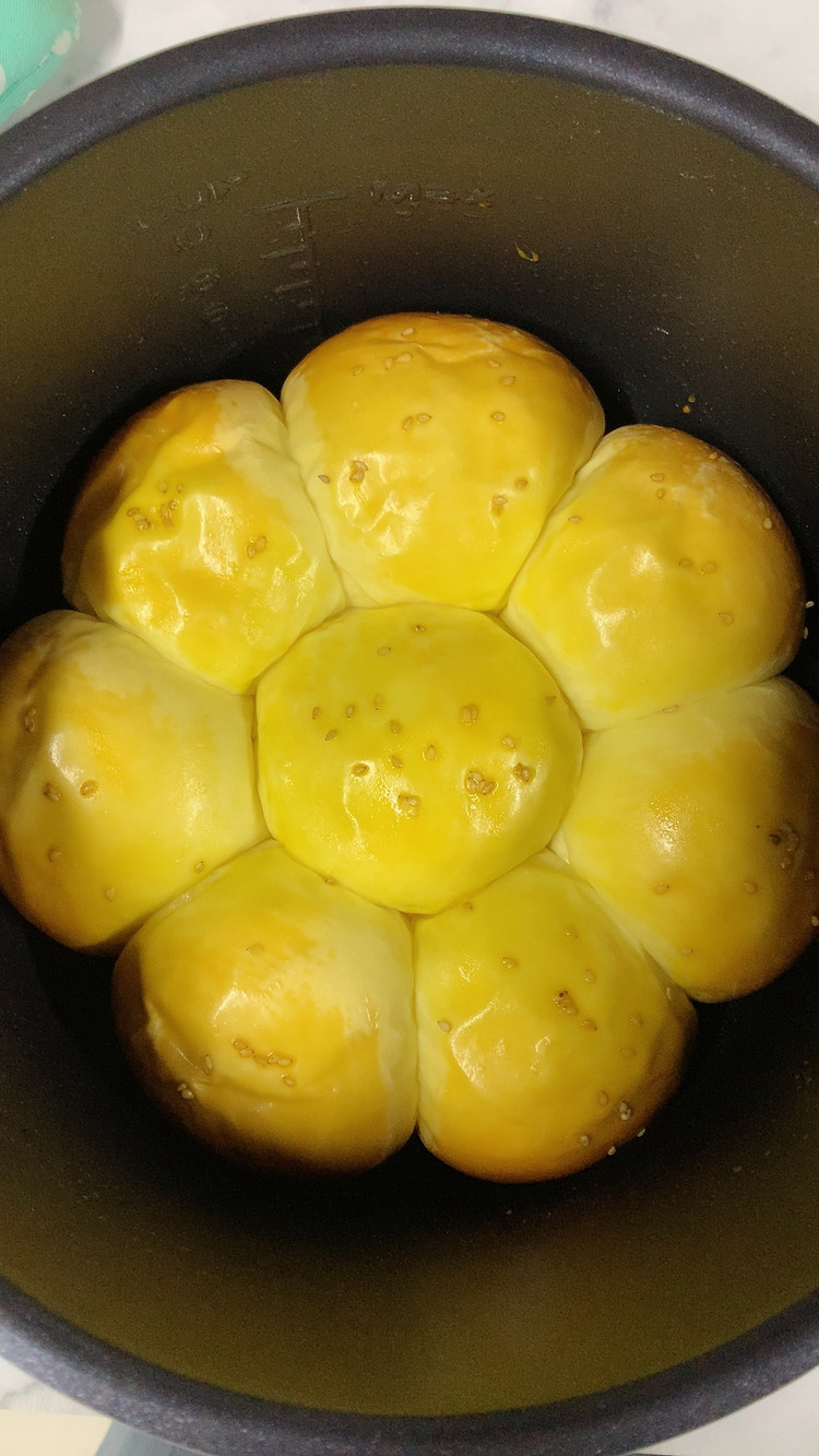 家常版电饭煲蒸面包的做法