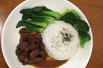 红烧肉盖饭