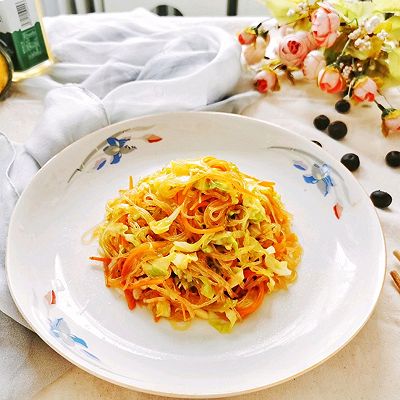 饭店点单心头好-素炒卷心菜粉丝