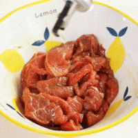 口蘑西葫芦炒牛肉【宝宝辅食】的做法图解3