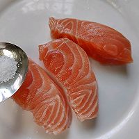 #挪威三文鱼#香煎三文鱼的做法图解2