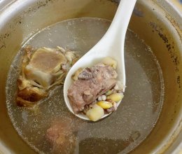 广东靓汤—山药茯苓薏米猪骨汤的做法