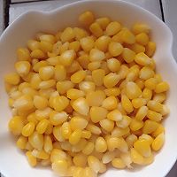 金沙玉米的做法图解1