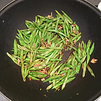 豆角肉丝炒饼的做法图解7