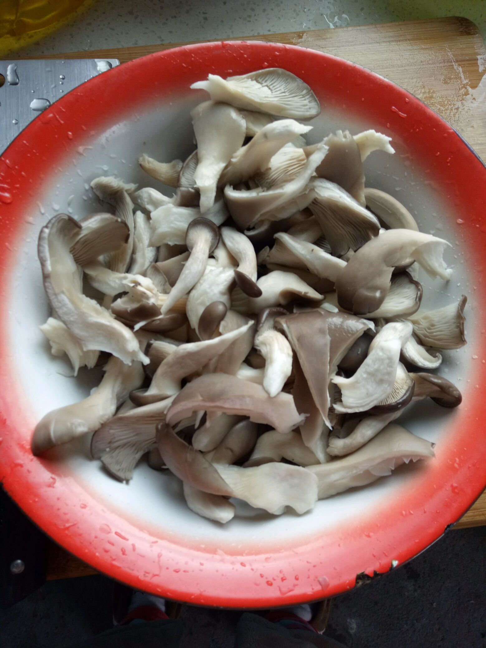 清炒蘑菇怎么做_清炒蘑菇的做法_杜小雨辰_豆果美食