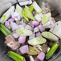 土豆脊骨汤———冬日暖暖胃的做法图解2