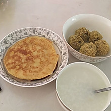 鸡蛋饼 牛奶蜂蜜玉米鸡蛋饼