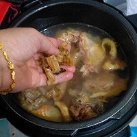 天麻红枣炖鸡的做法图解5