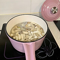 娃娃菜蘑菇豆腐汤的做法图解4