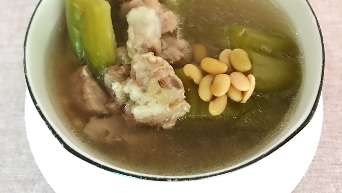 夏天老火靓汤——黄豆苦瓜排骨汤