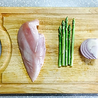 鸡胸肉炒芦笋的做法图解1