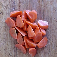 红焖肉烧香菇胡萝卜的做法图解2