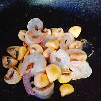 口蘑虾仁烩芦笋的做法图解7