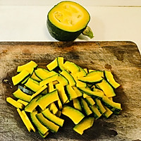 不用油炸也一样好吃的咸蛋黄焗南瓜的做法图解1